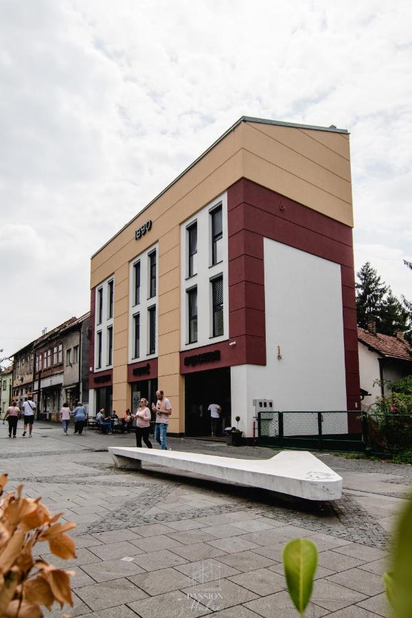 Pansion Hukic Hotel Tuzla Exterior photo